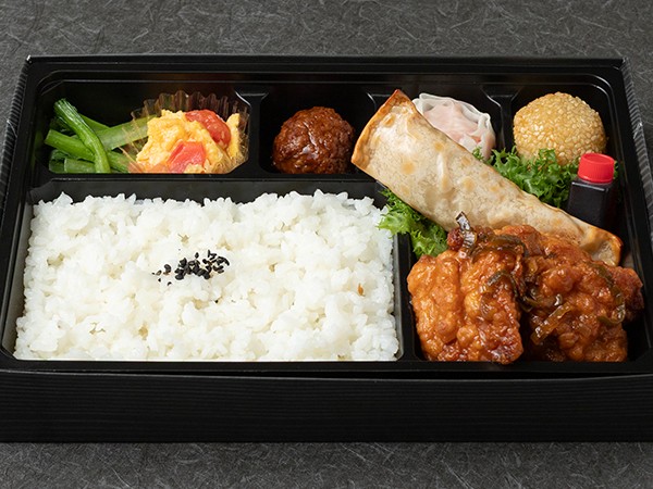 特製油淋鶏の豪華中華弁当Ａ