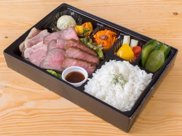牛ステーキ・国産牛ローストビーフ・ローストポーク弁当