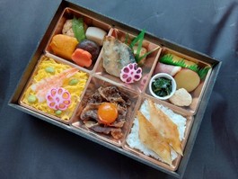 和牛すき焼き6マス御膳 福籠 [44]