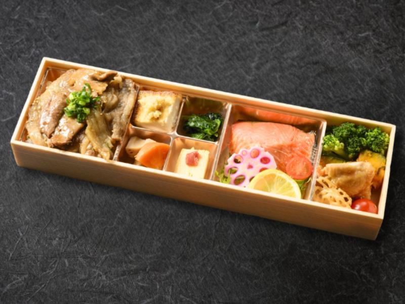 自家製塩麹の熟成焼き鮭と和牛カルビ焼き弁当