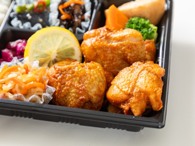 スパイシータンドリーチキン弁当