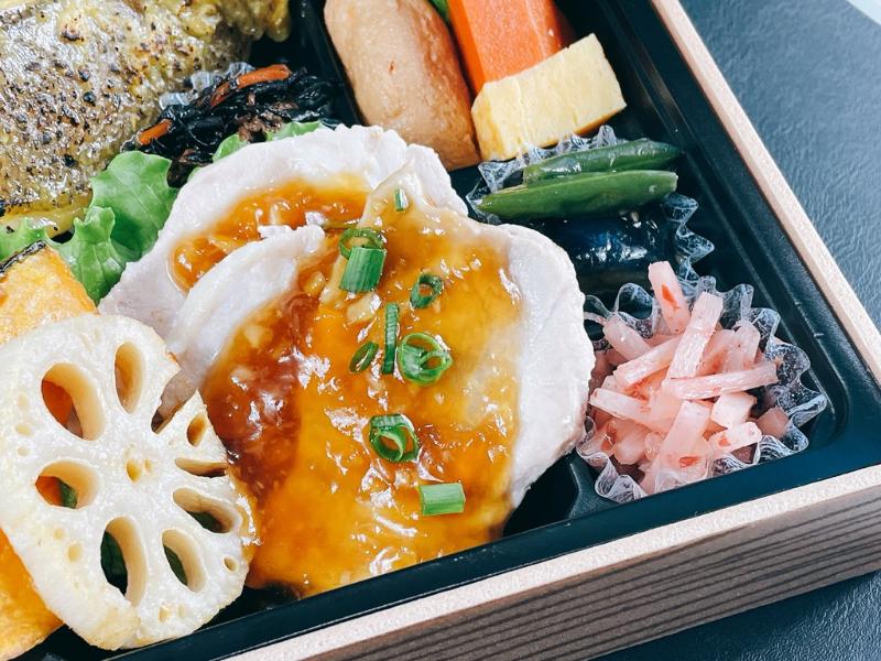 豚ロース生姜あんかけ＆カレイの西京焼き弁当