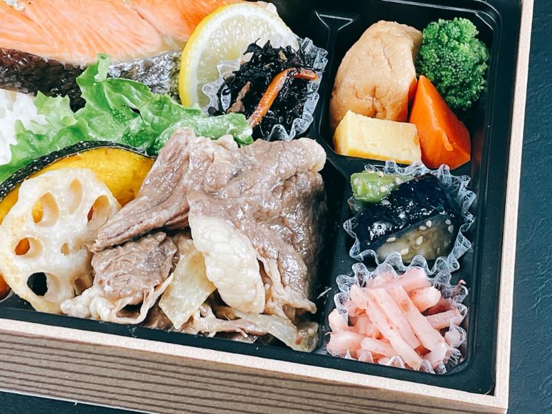 国産牛すき焼き＆鮭の塩焼き弁当