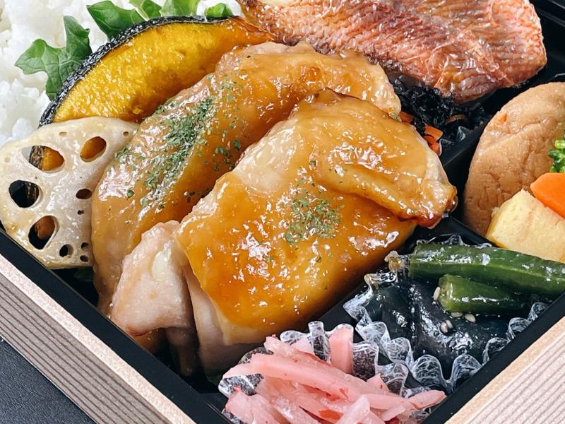 鶏の照り焼き＆赤魚の藻塩焼き弁当