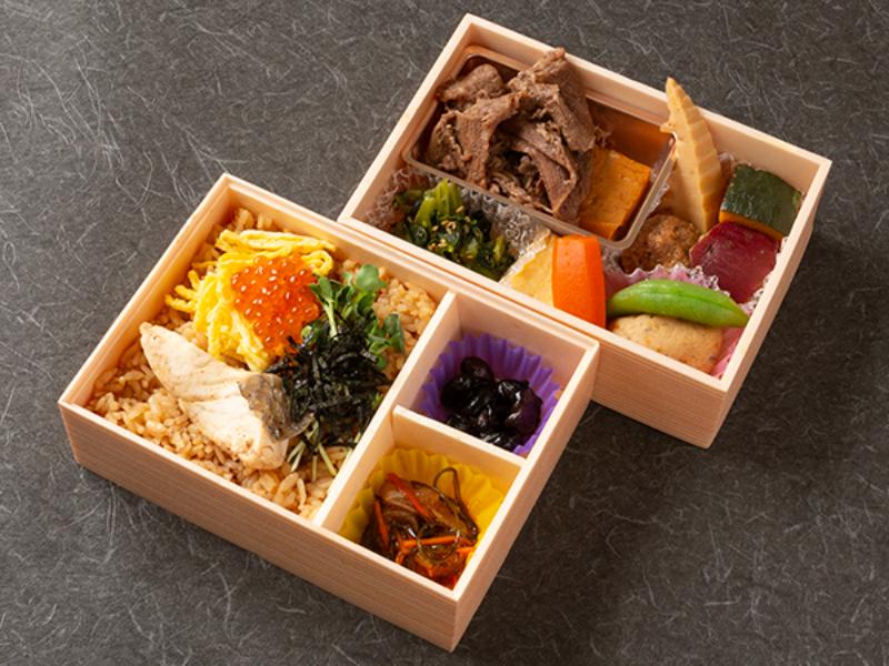 牛すき焼き二段御膳　鯛めしイクラ炊き込みご飯