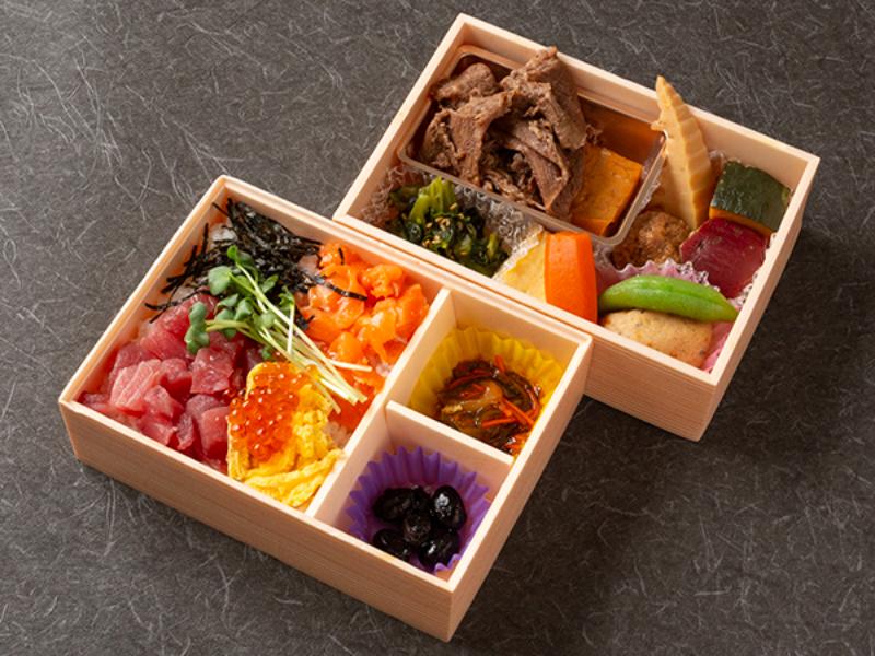 牛すき焼き二段御膳　まぐろサーモンイクラばらチラシ寿司