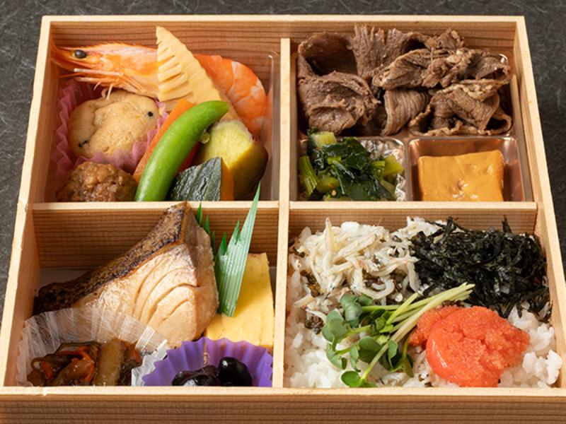 松花堂牛すき焼き・旬魚幽庵焼き　ちりめん山椒＆明太子ご飯