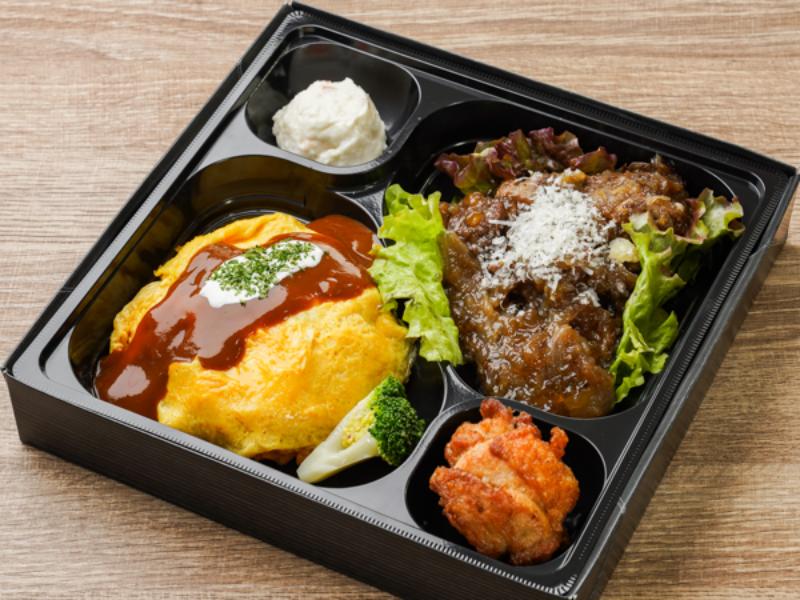 牛ホホ肉の赤ワイン煮オムライス