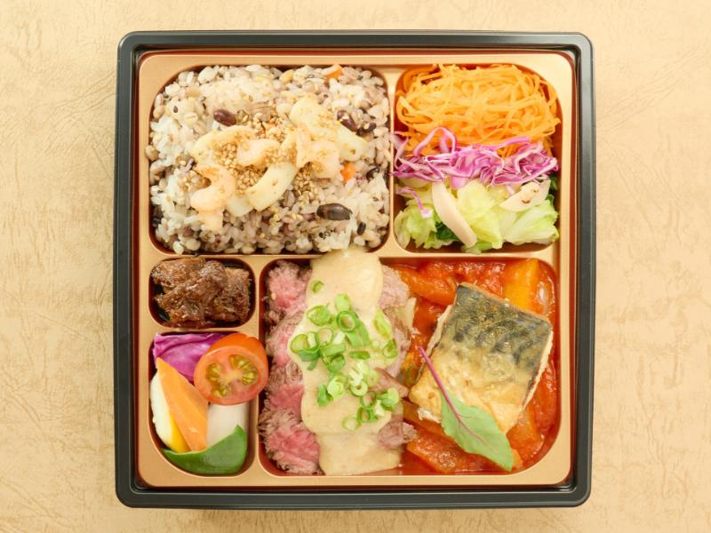 牛赤身と鯖のポワレ 魚介類の炊き込みご飯 バーニャカウダ