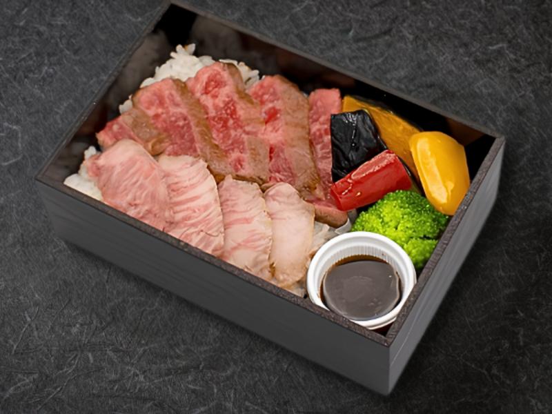 和牛２種食べ比べステーキ弁当
