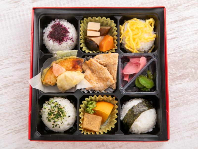 『彩り弁当』豚味噌