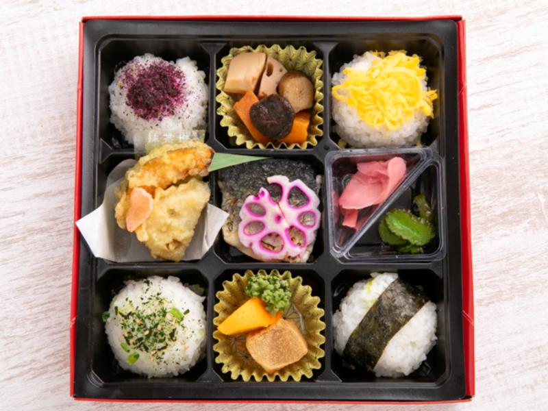 宅配弁当一鶴（関西）の『彩り弁当』焼きさば 1,080円｜【お弁当デリ】お弁当の配達デリバリー