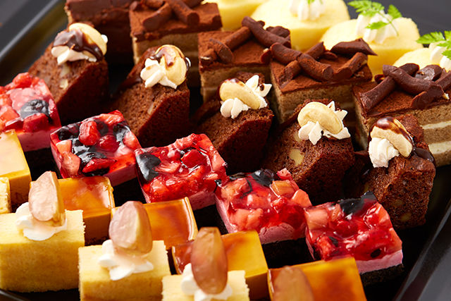 （LL）プチケーキ盛り合わせ