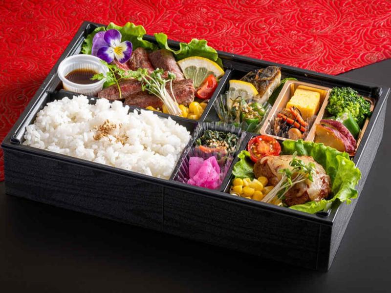 柔らかステーキとチーズハンバーグ御膳