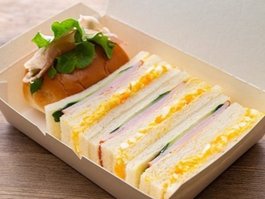 DAAKサンドウィッチ（関西）のサンドBOX（生ハムサラダ） 970円｜【お