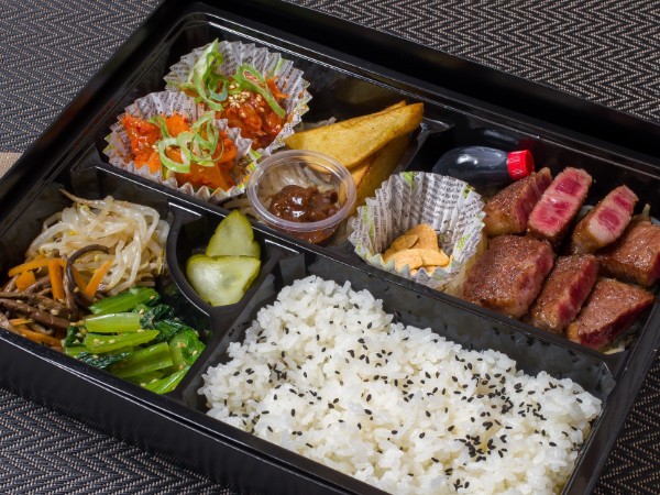 【ECO容器】黒毛和牛霜降りステーキ弁当