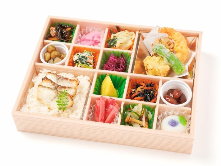 季節天ぷらと鯛めしの十二彩折詰（紙パック茶250ml付）