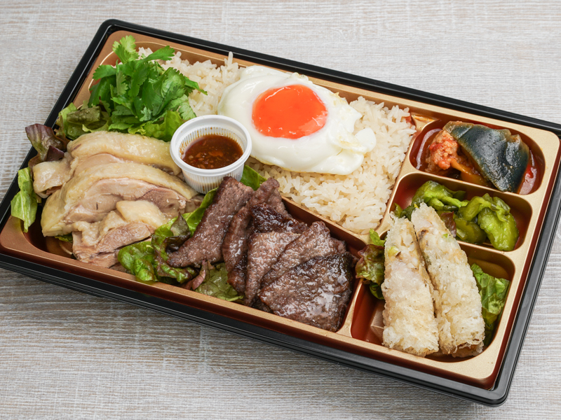 プーケットオリエンタル 東京ミッドタウン日比谷店の牛肉とカオマンガイ 1 980円 お弁当デリ お弁当の配達デリバリー