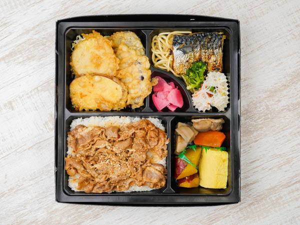 牛飯と旬野菜の天ぷら満腹弁当