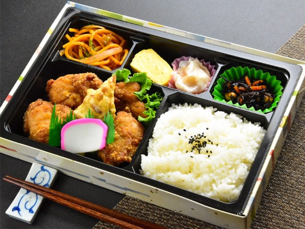 デラックス旭屋のざんぎ４個弁当