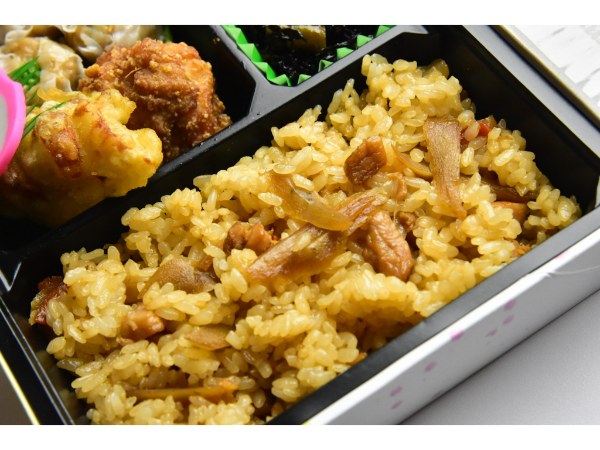 鶏ごぼうご飯シュウマイ弁当