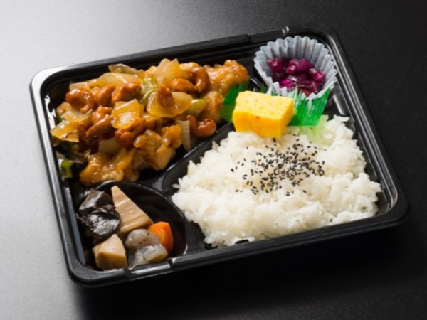 鶏のカシューナッツ炒め弁当