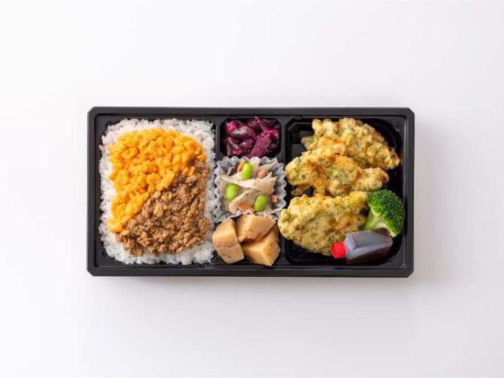 日向夏ポン酢で食べるとり天と親子そぼろ弁当