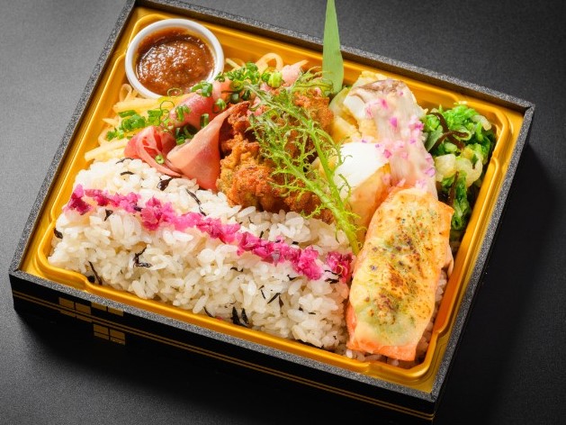 【500mlペット茶付き】桃始笑（ももはじめてさく）（ザンギ・しゃぶしゃぶ増量）