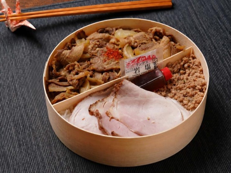 薄切り 炭火焼き ローストポーク＆焼肉わっぱ弁当