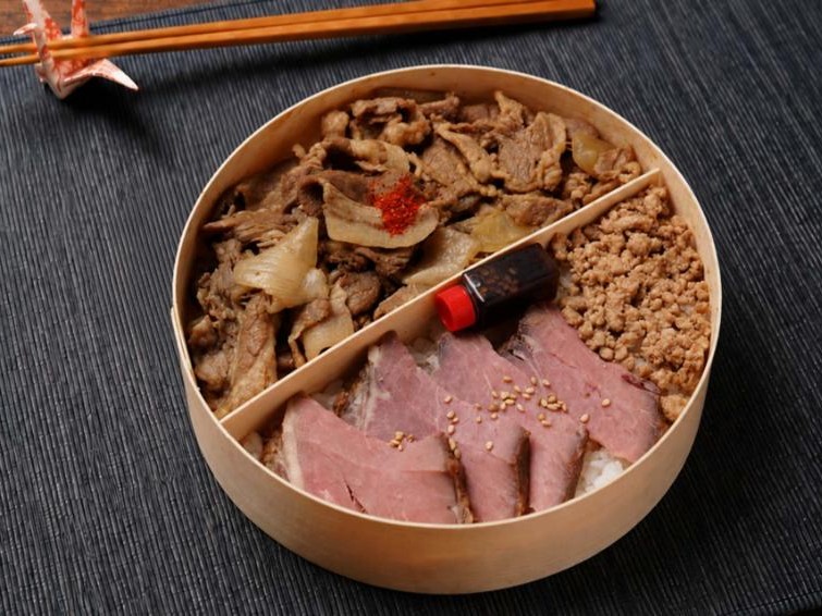 炭火焼き サーロインステーキ＆焼肉わっぱ弁当