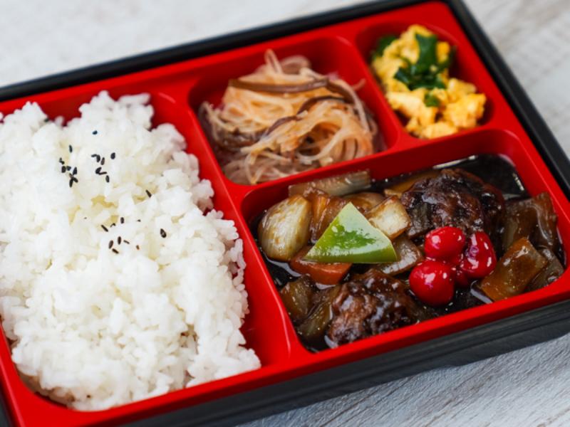 黒酢酢豚 中華弁当