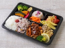 Deli弁当 バジルチキン＆ハッシュドポーク