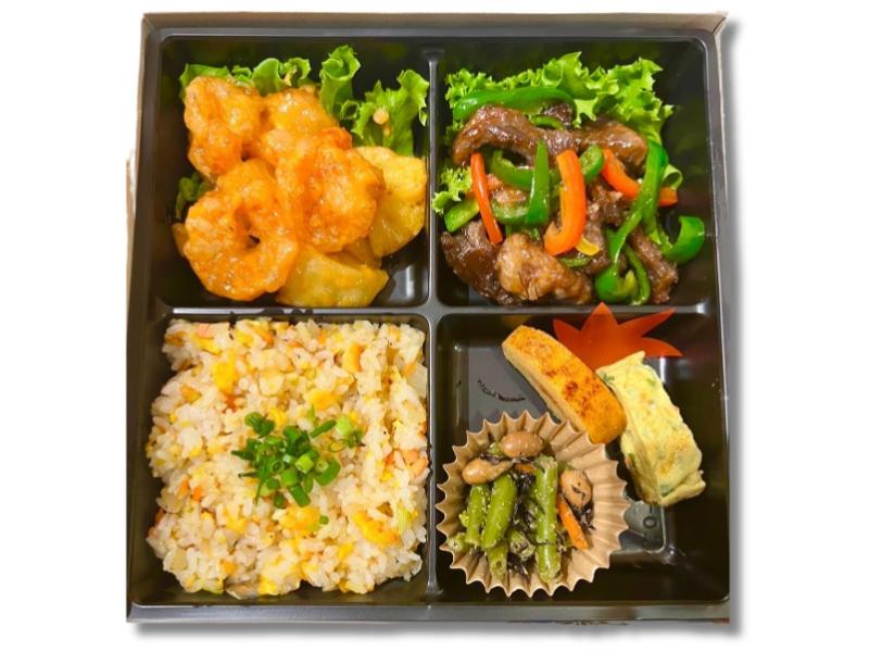 えびマヨと青椒肉絲弁当