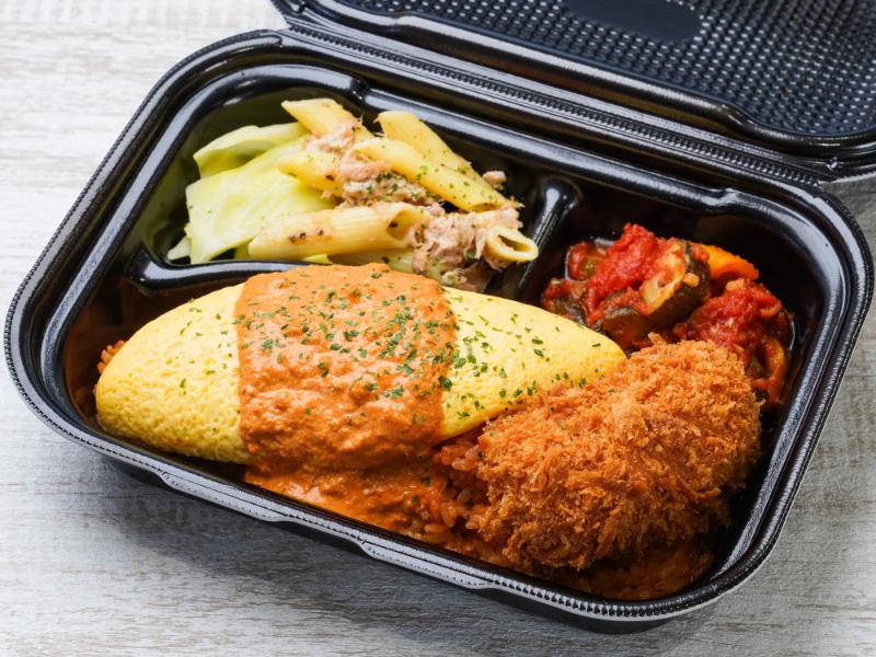 濃厚半熟オムライスとカニクリームコロッケ弁当☆海老トマトクリーム