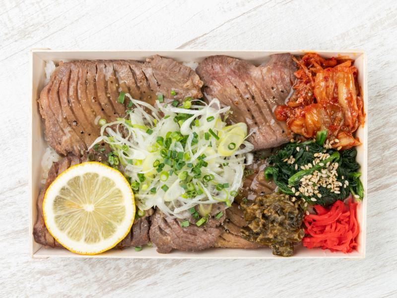 厚切り牛タンステーキ重 ～ネギ塩レモン～