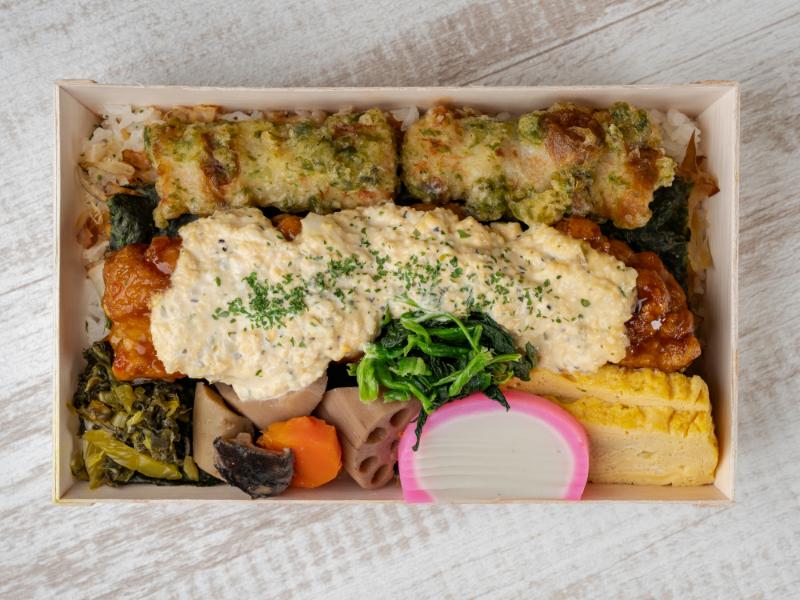 自家製タルタルソースのチキン南蛮海苔弁当
