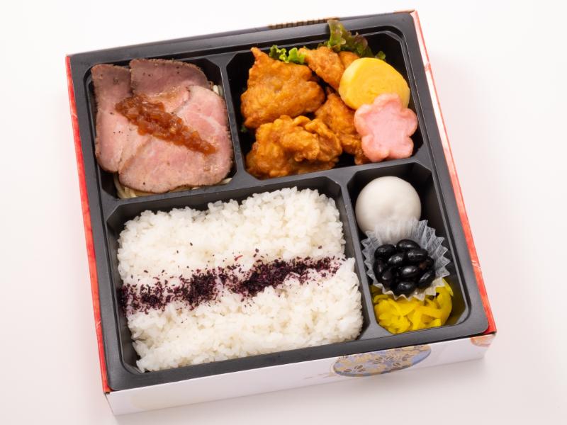 ローストビーフ＆鶏の唐揚げ弁当