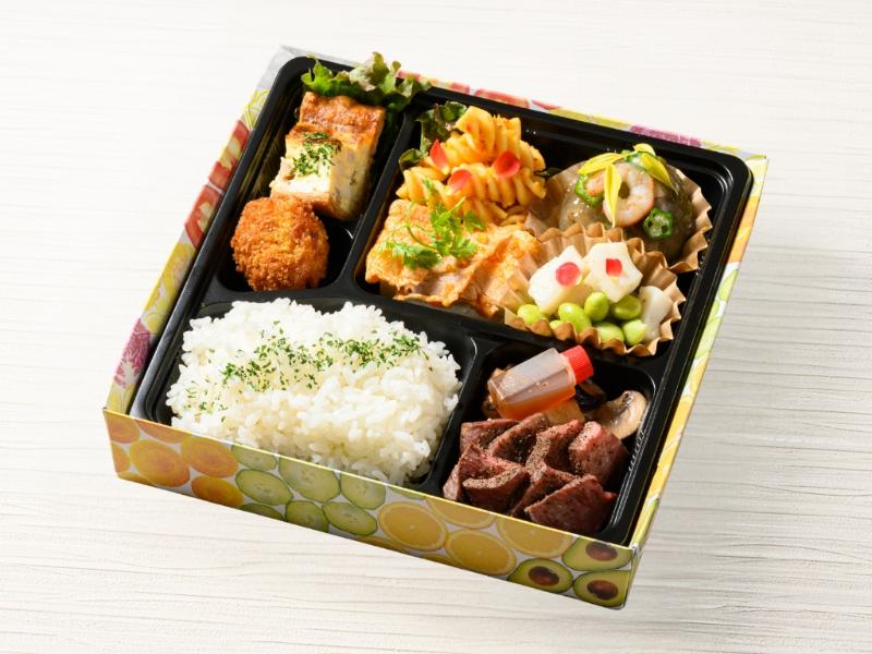 白老牛ステーキと豚ポッシェのフレンチ弁当