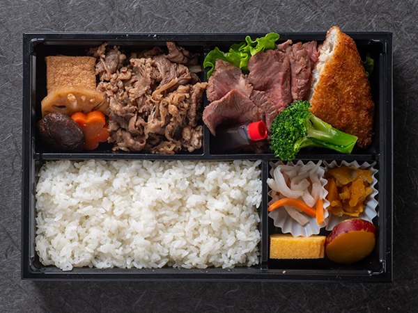 すき焼きとステーキ弁当