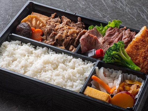 すき焼きとステーキ弁当