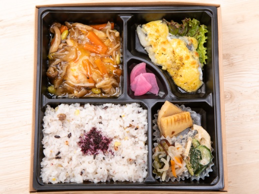 つくねのハンバーグキノコあんかけ＆旬魚のチーズ焼き弁当