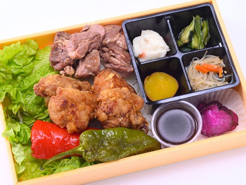 カットステーキ＆唐揚げの贅沢二段弁当