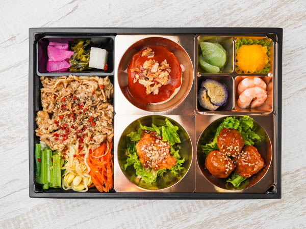 牛焼肉重と2種の肉料理御膳