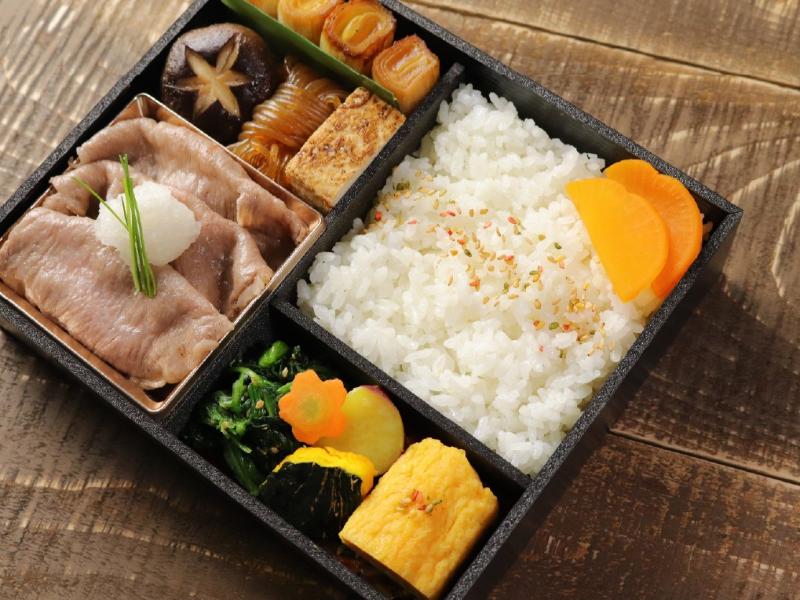 【黒毛和牛】ぼたんすき焼き御膳～魯山人風