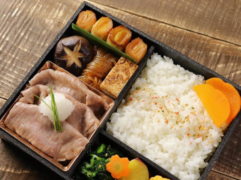 【黒毛和牛】ぼたんすき焼き御膳～魯山人風