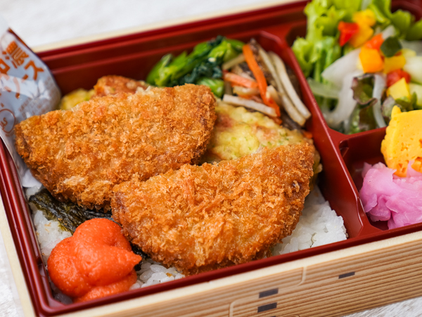 黒豚メンチカツ海苔重