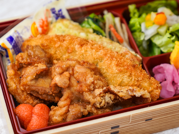 若鶏のから揚げ・白身フライ海苔重