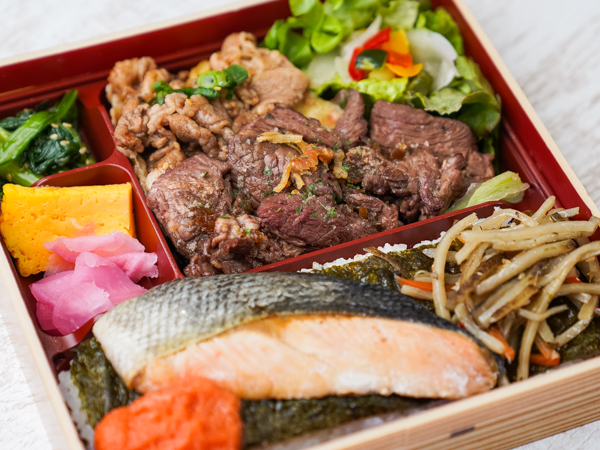 牛カルビ焼と牛ハラミ焼き海苔幕の内