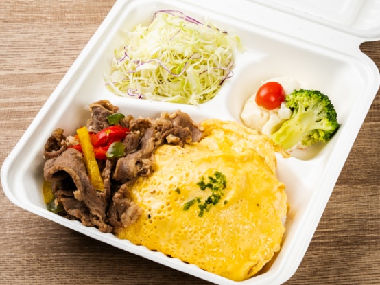 チーズオムライスと牛焼肉プレート