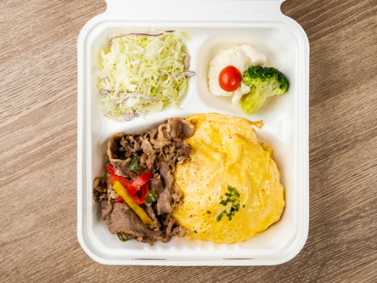 チーズオムライスと牛焼肉プレート